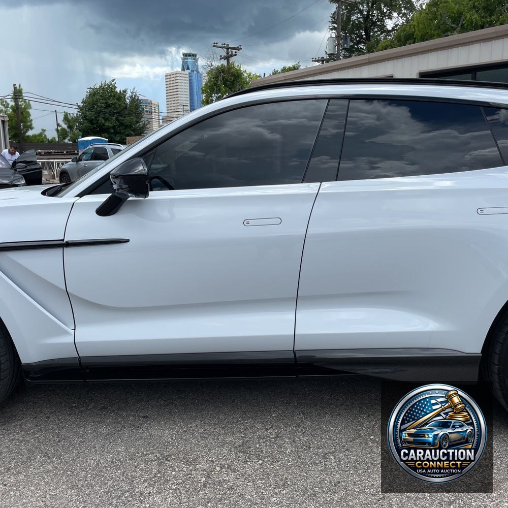 2023 Aston Martin DBX 707