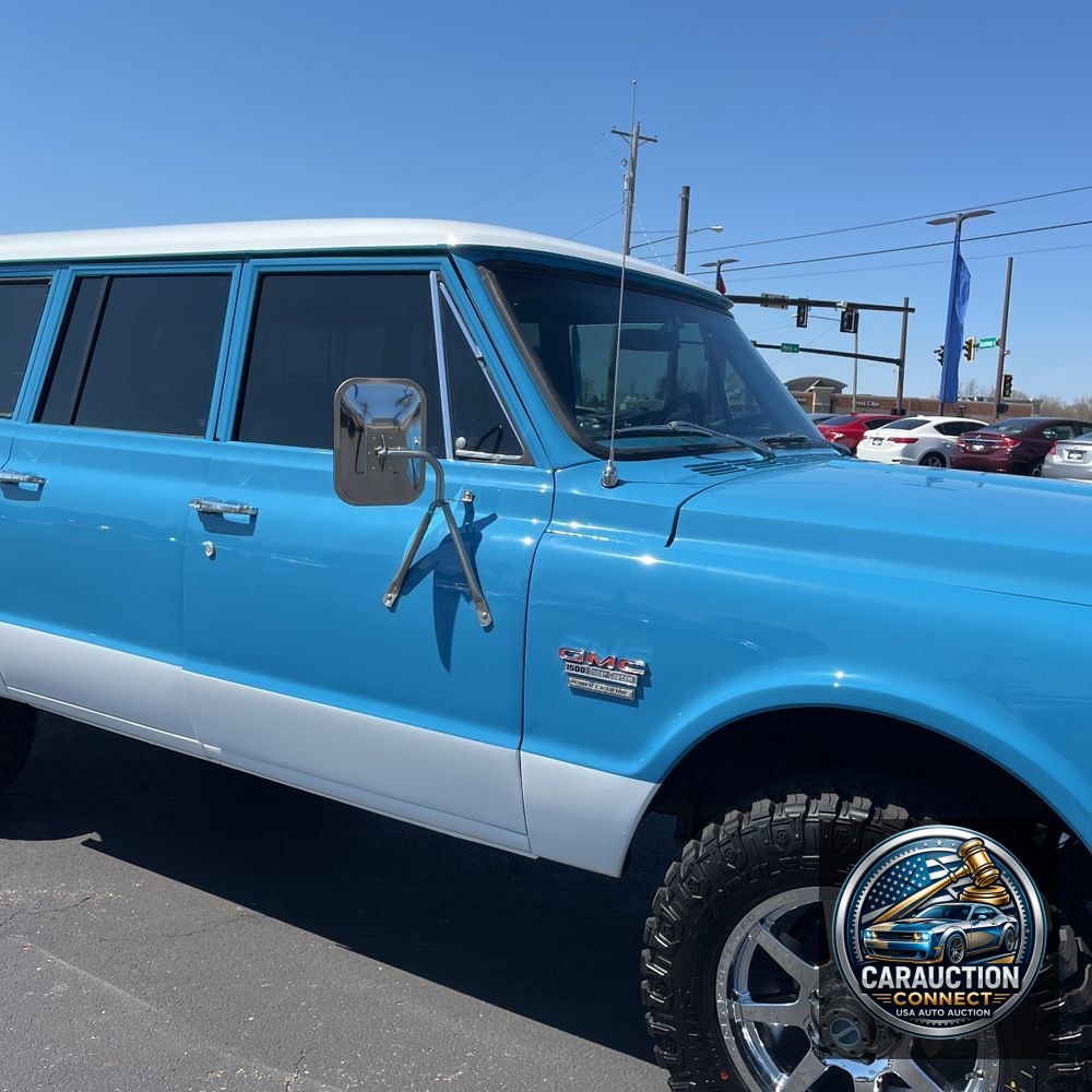 1972 GMC Suburban 1500 Super Custom