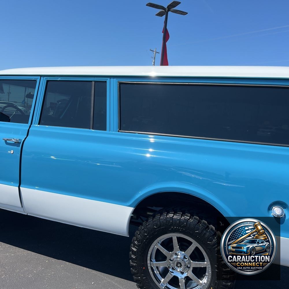 1972 GMC Suburban 1500 Super Custom