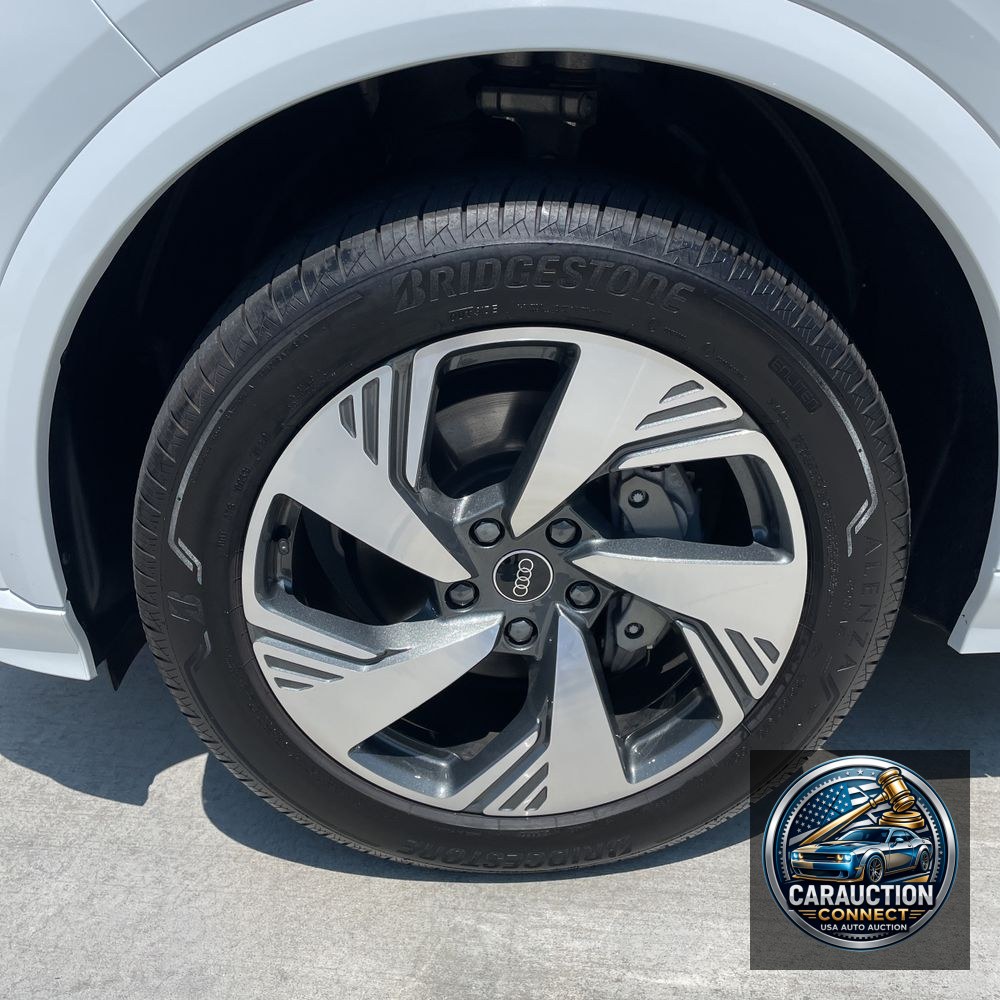 2025 Audi Q6 e-tron Premium Plus