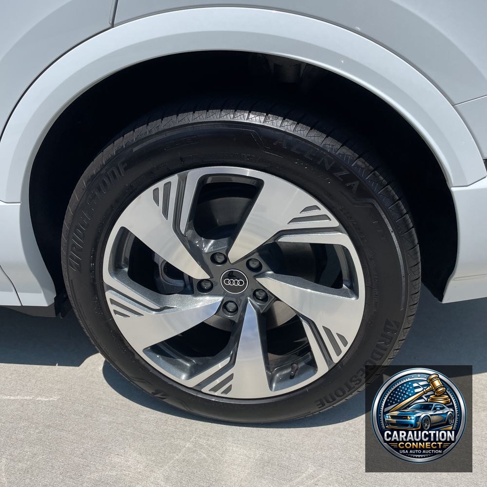 2025 Audi Q6 e-tron Premium Plus