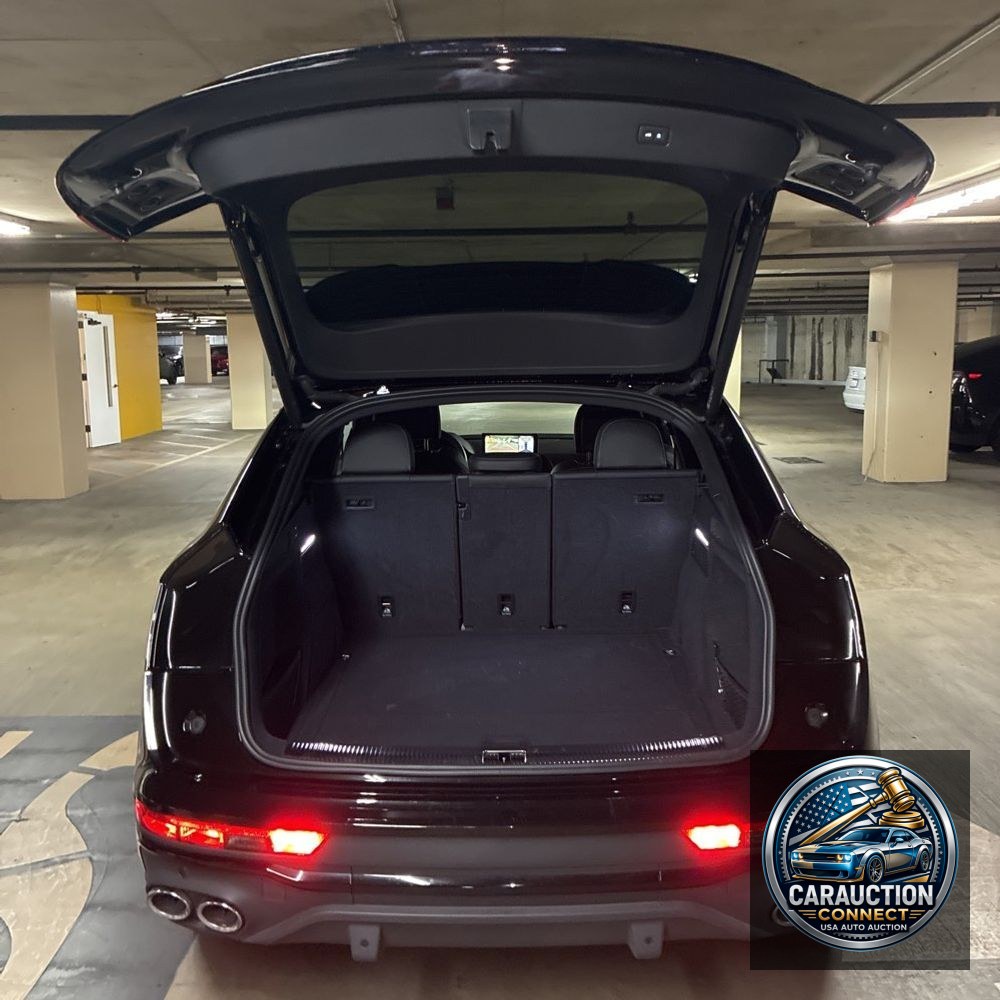 2023 Audi SQ5 Prestige