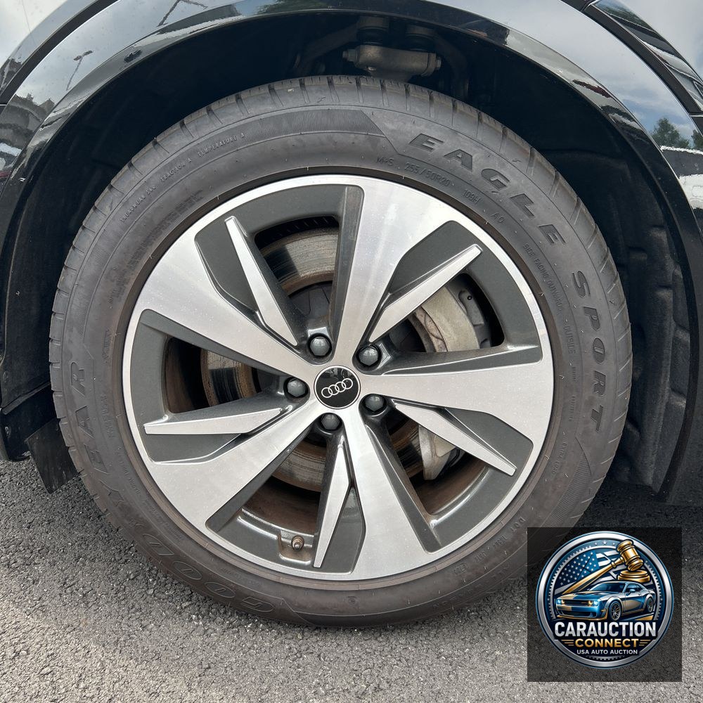 2024 Audi Q8 e-tron Premium Plus