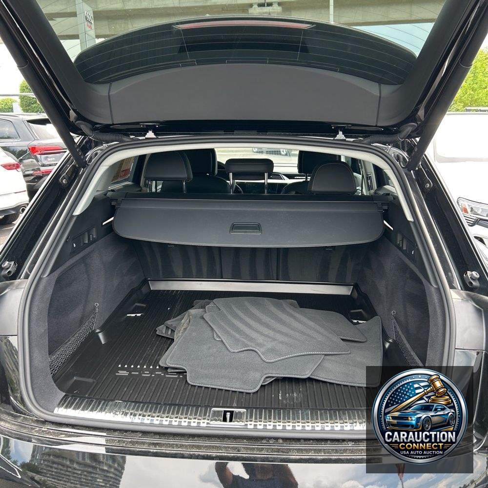 2024 Audi Q8 e-tron Premium Plus