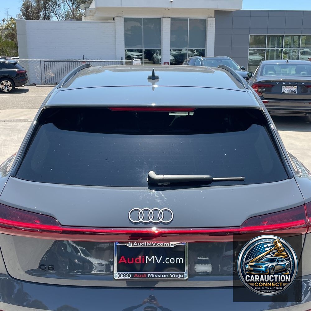 2024 Audi Q8 e-tron Premium Plus