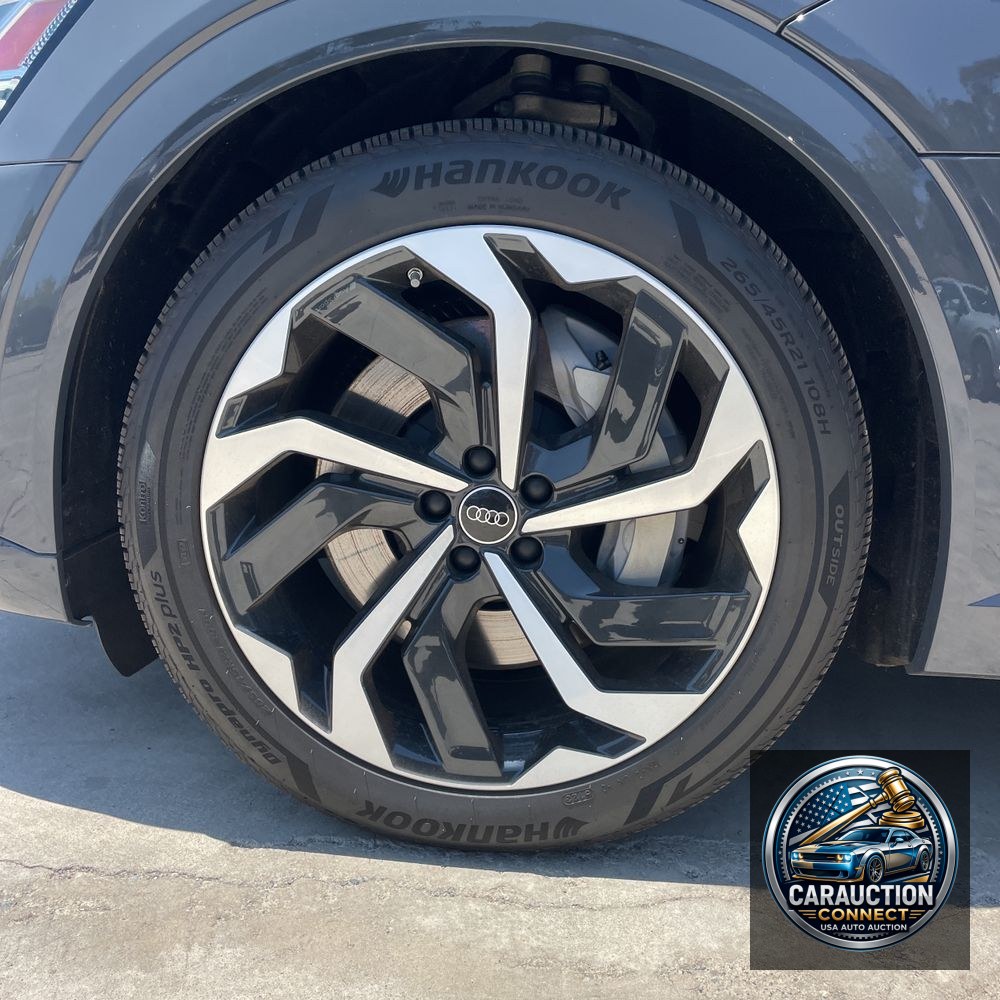 2024 Audi Q8 e-tron Premium Plus