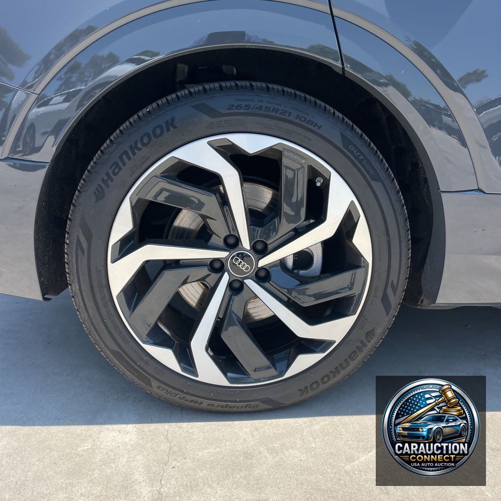 2024 Audi Q8 e-tron Premium Plus
