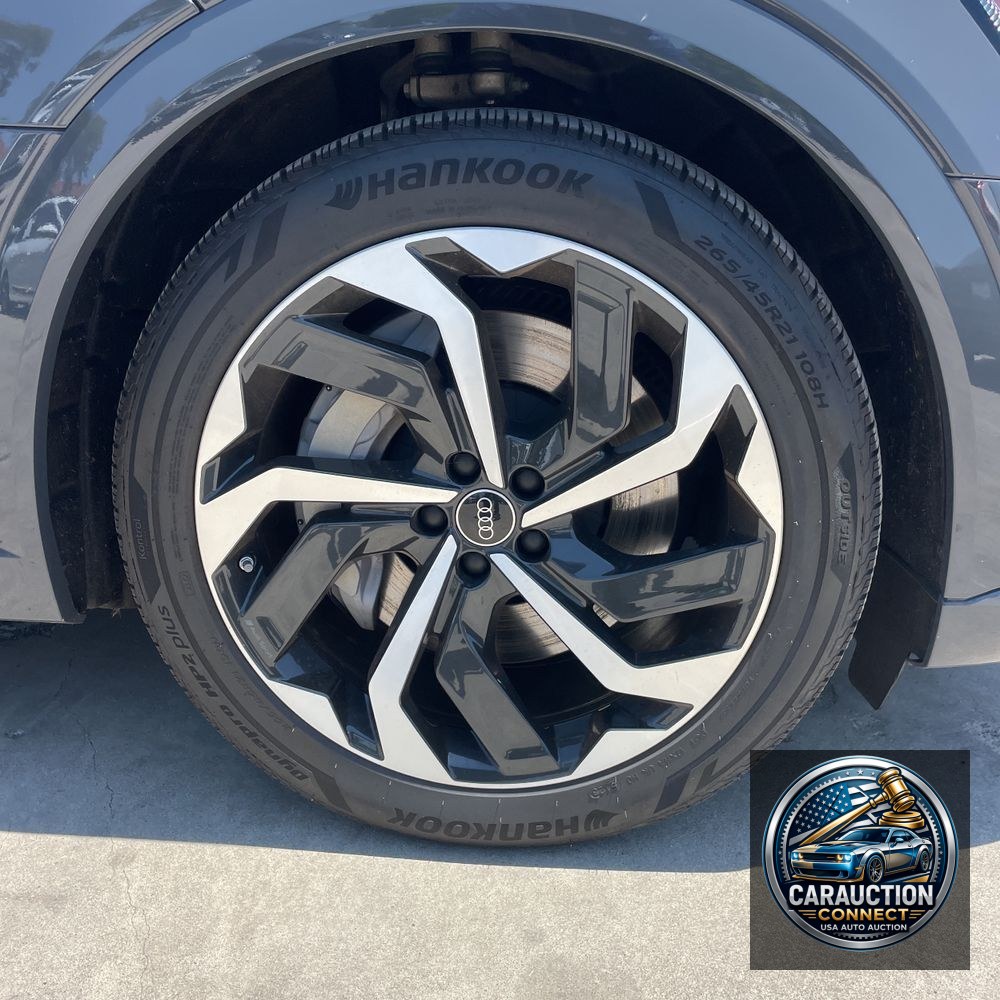 2024 Audi Q8 e-tron Premium Plus