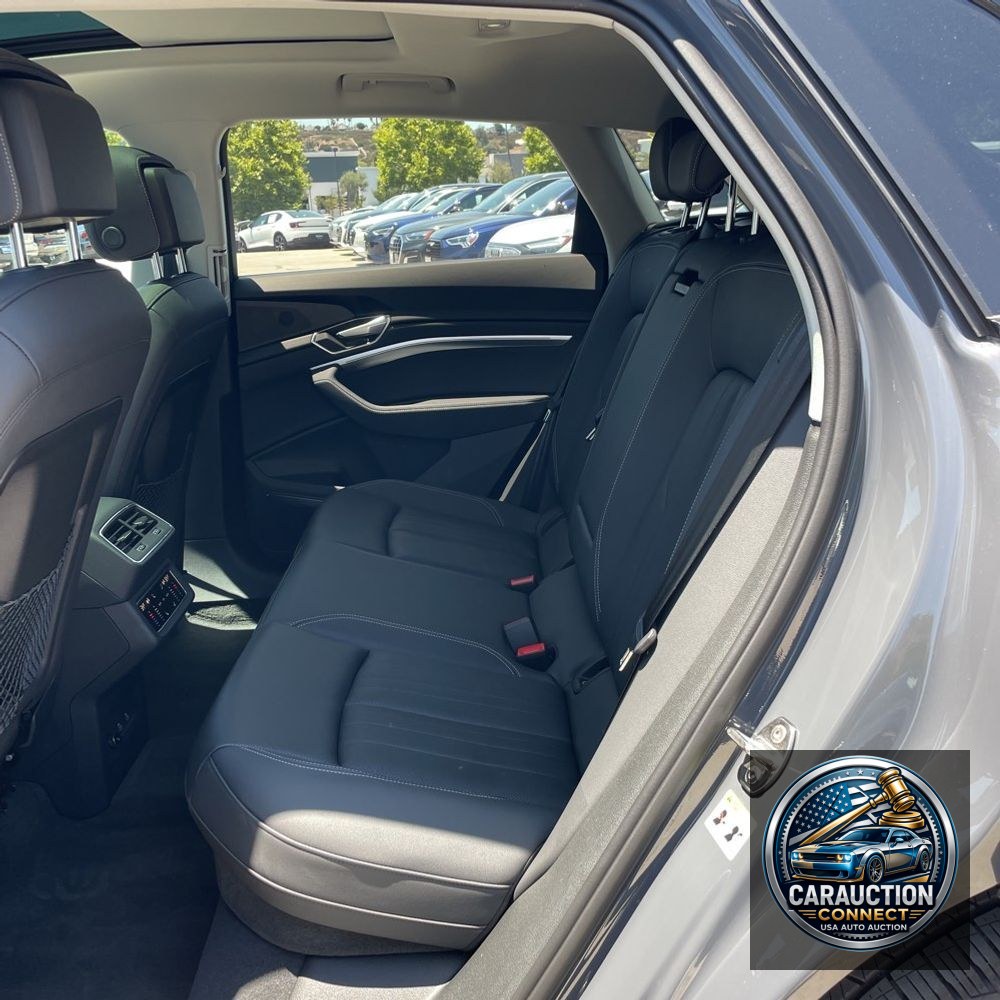 2024 Audi Q8 e-tron Premium Plus