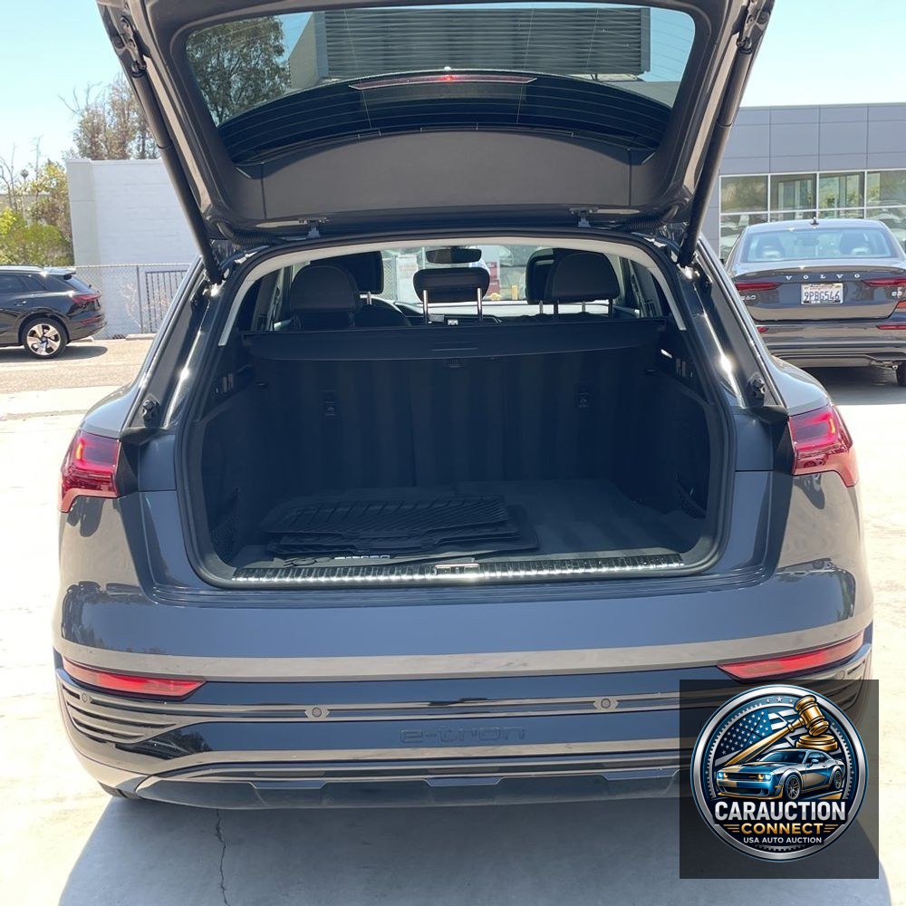 2024 Audi Q8 e-tron Premium Plus