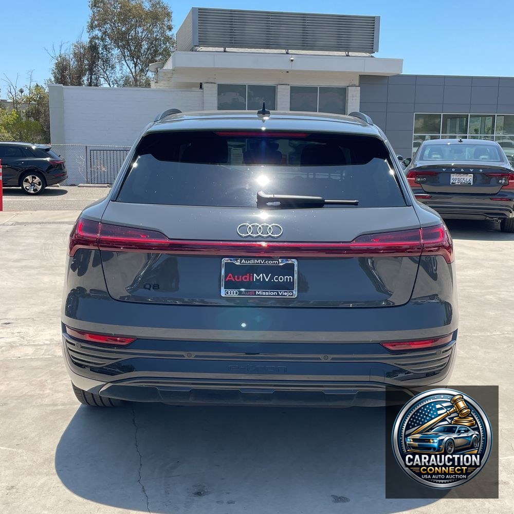 2024 Audi Q8 e-tron Premium Plus