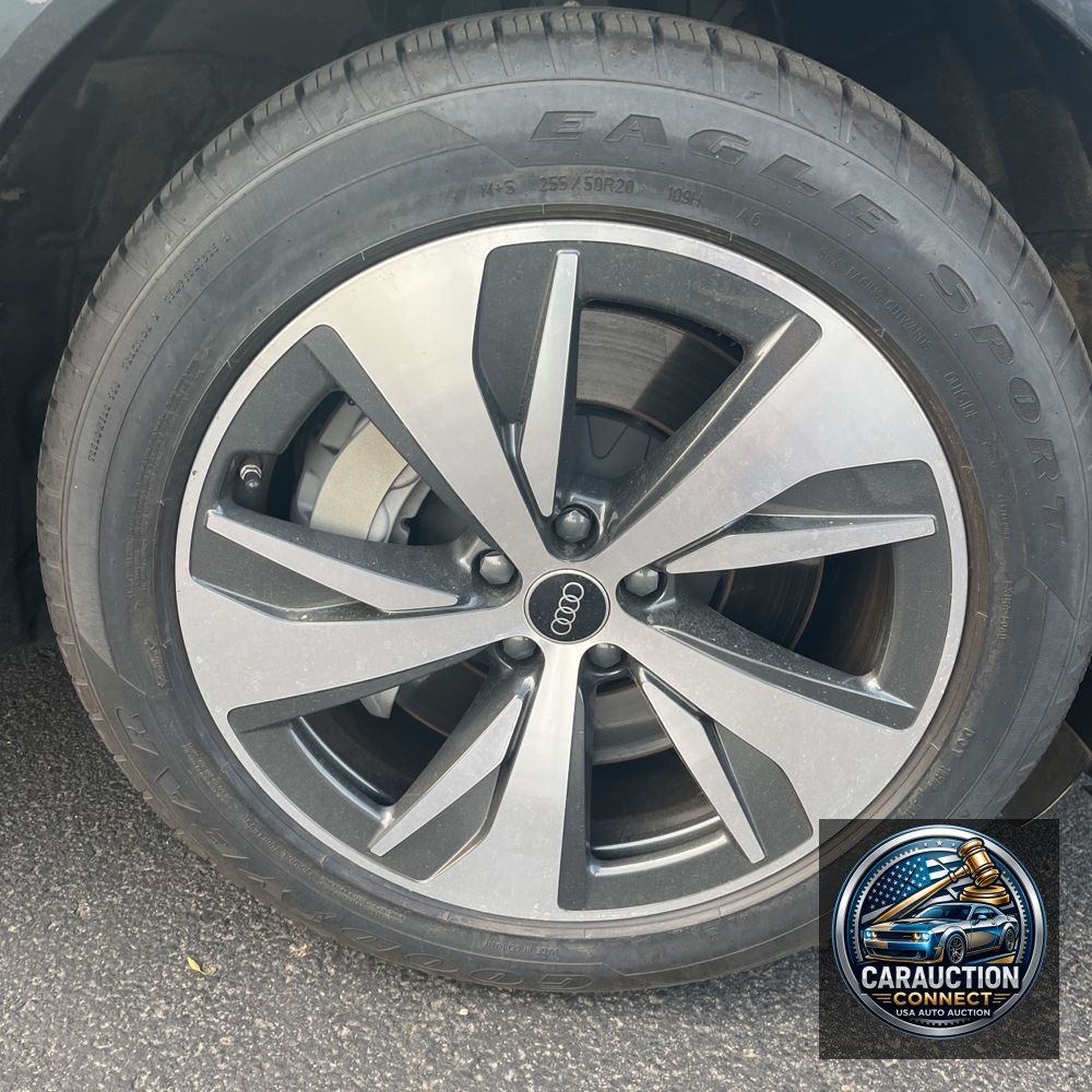 2024 Audi Q8 e-tron Premium Plus