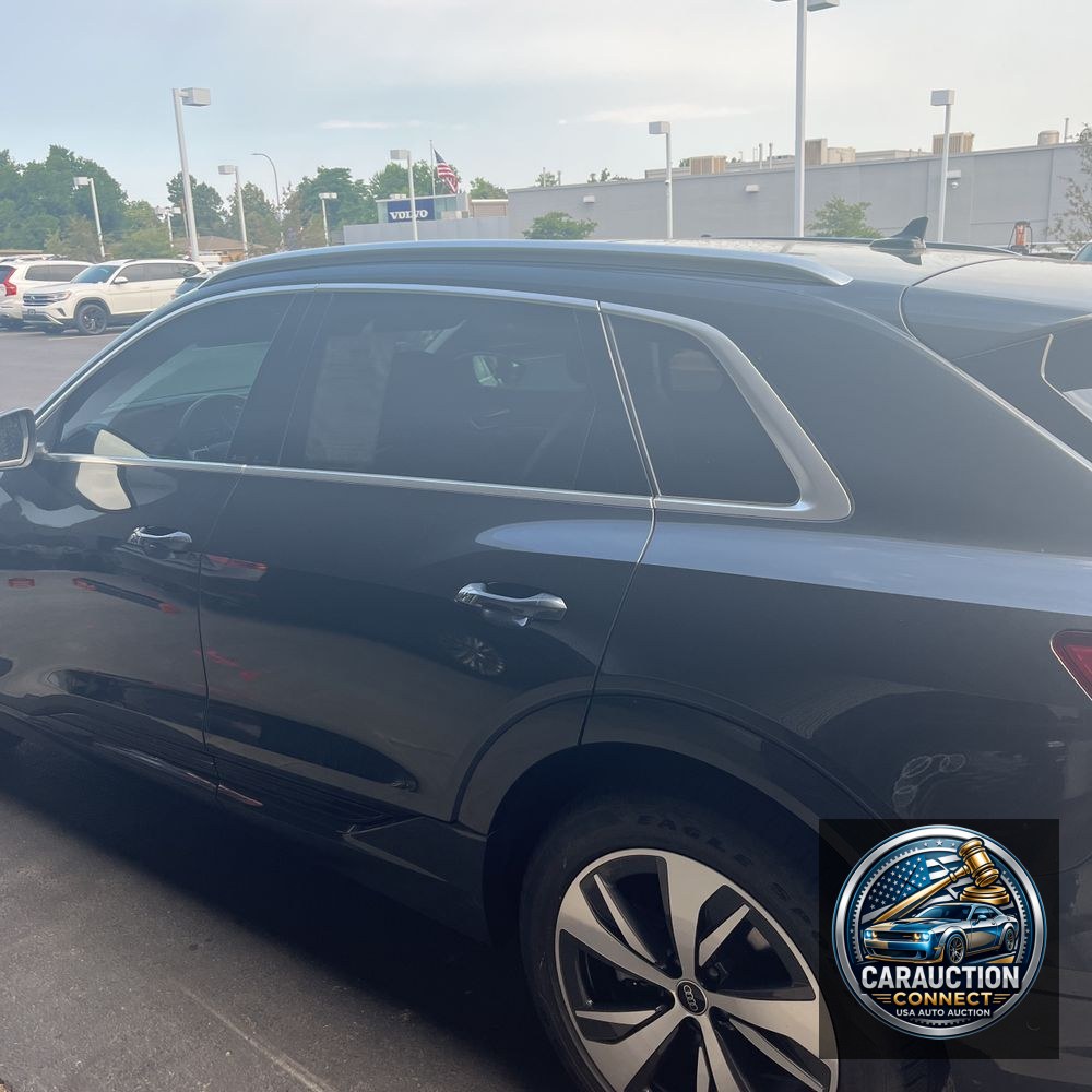 2024 Audi Q8 e-tron Premium Plus
