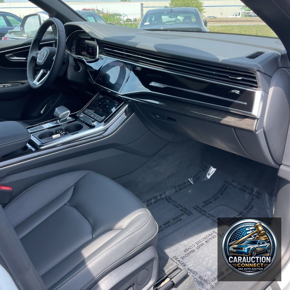 2024 Audi Q8 Premium 55