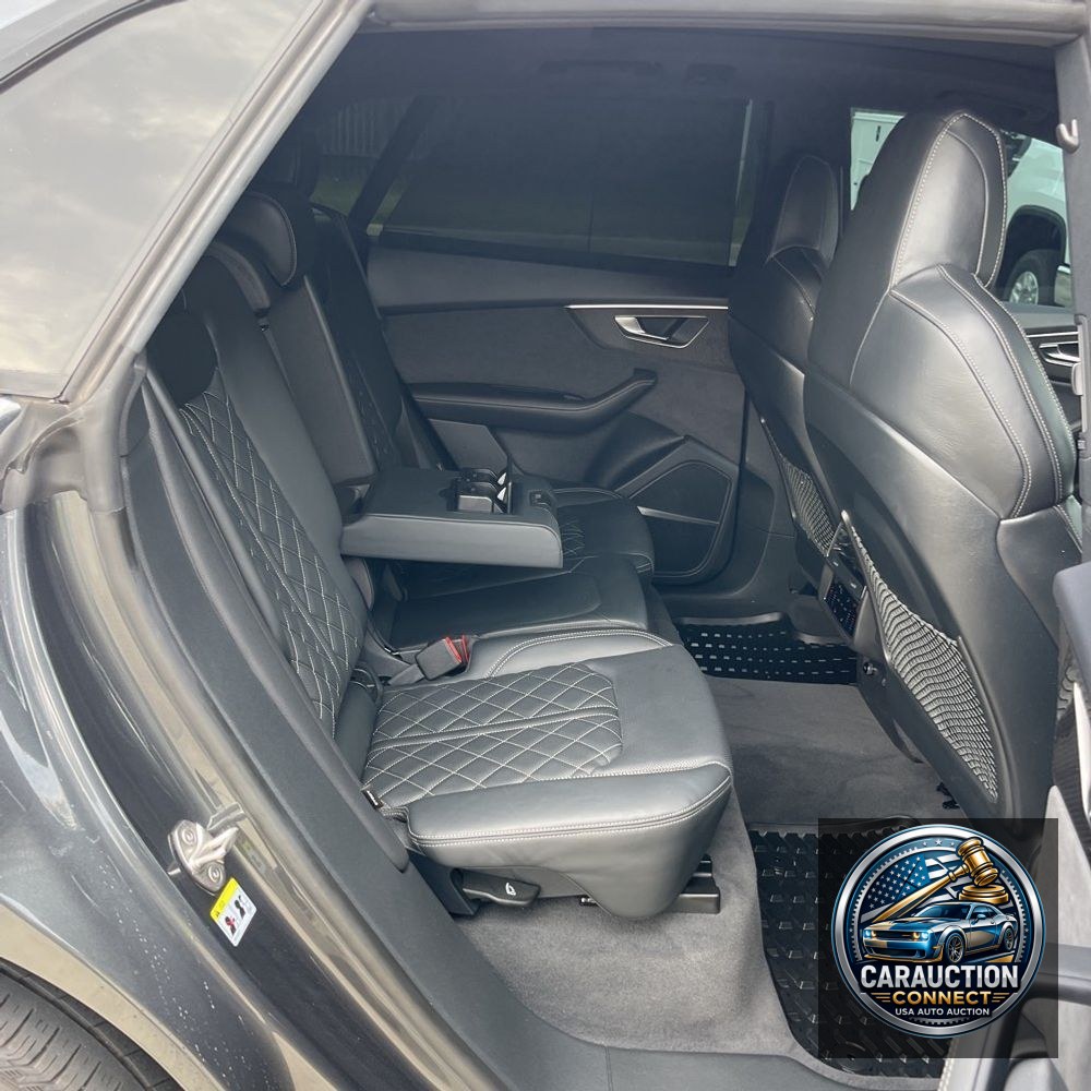 2023 Audi SQ8 Premium Plus