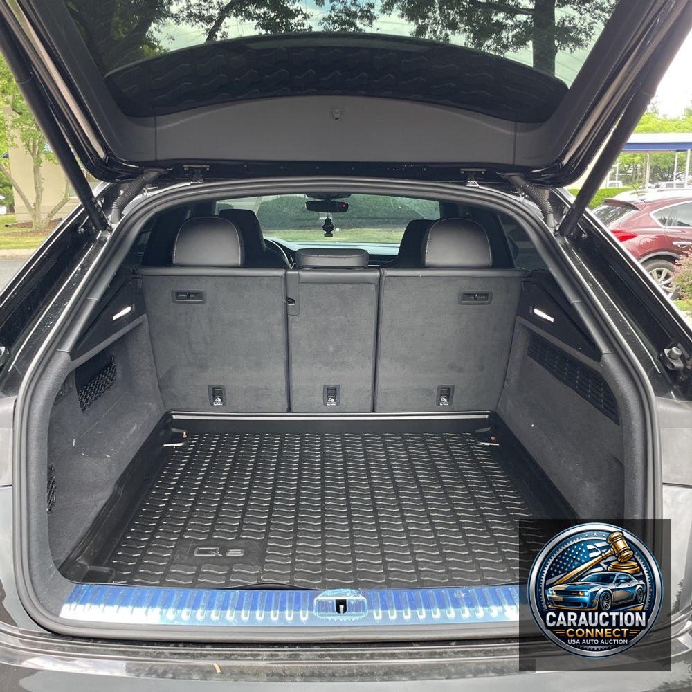 2023 Audi SQ8 Premium Plus
