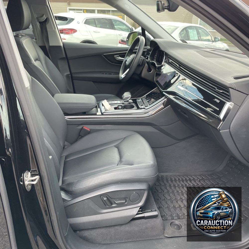 2023 Audi Q7 Premium 55 TFSI
