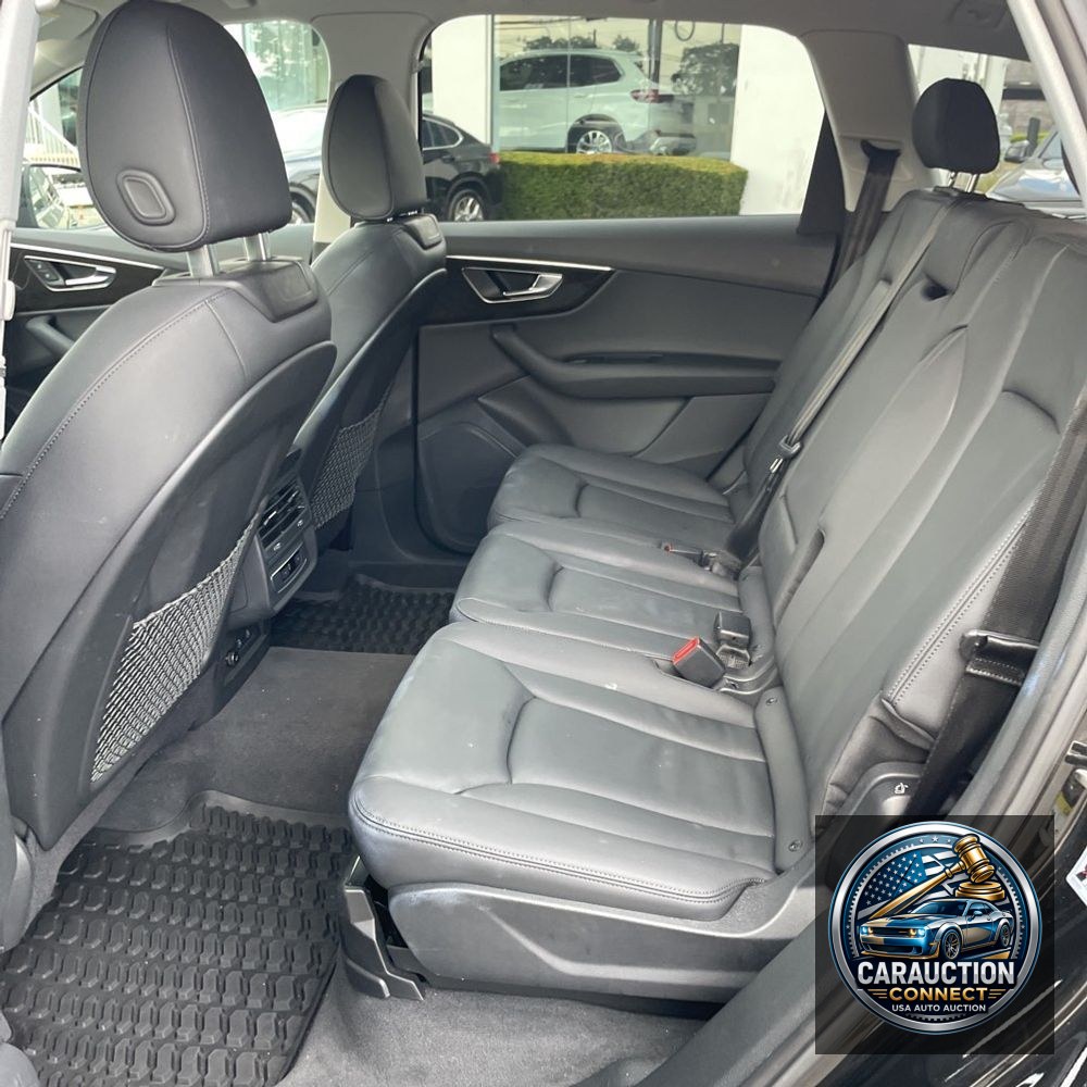 2023 Audi Q7 Premium 55 TFSI
