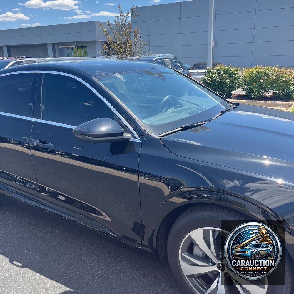 2024 Audi Q8 e-tron S-Line Prem+