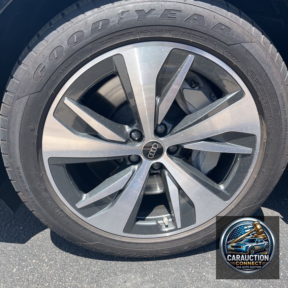 2024 Audi Q8 e-tron S-Line Prem+