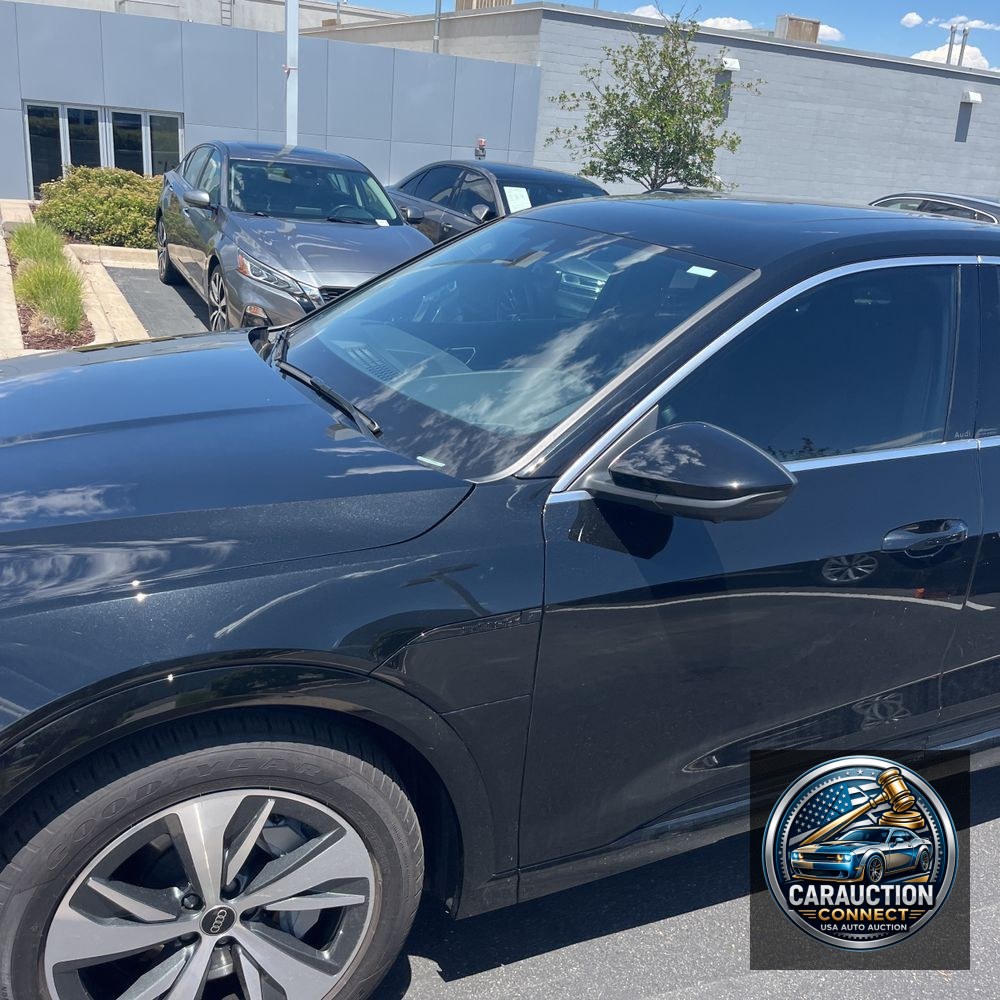 2024 Audi Q8 e-tron S-Line Prem+