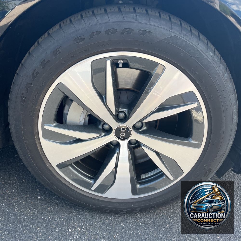 2024 Audi Q8 e-tron S-Line Prem+
