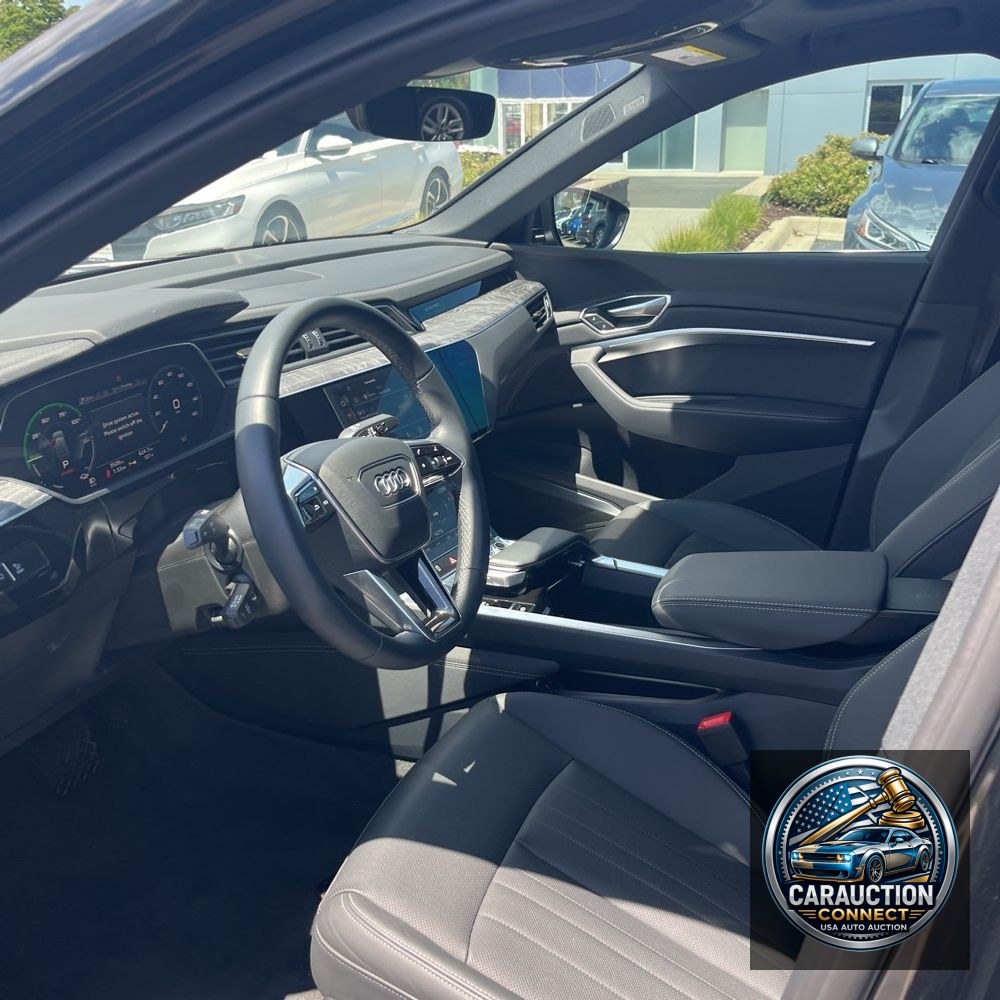 2024 Audi Q8 e-tron S-Line Prem+