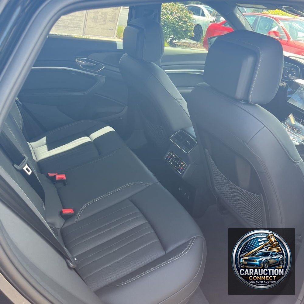2024 Audi Q8 e-tron S-Line Prem+