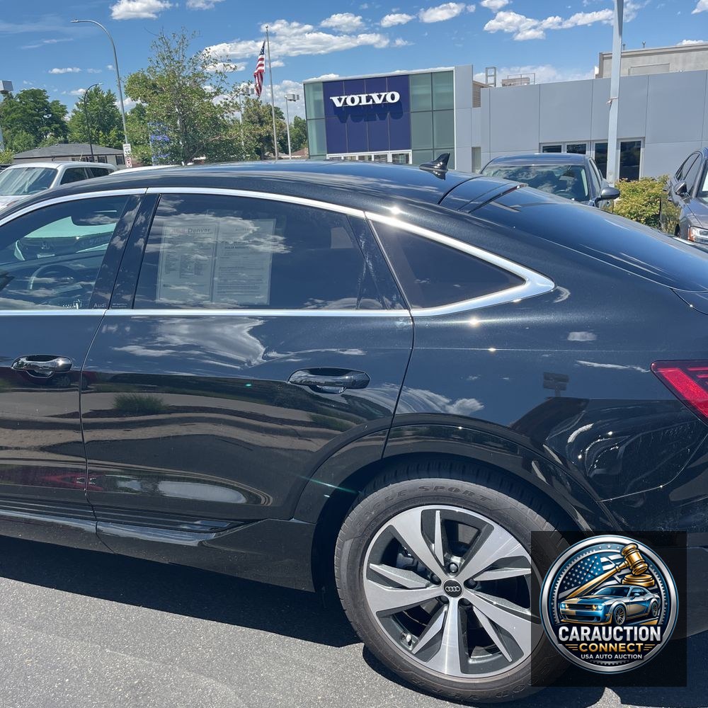 2024 Audi Q8 e-tron S-Line Prem+