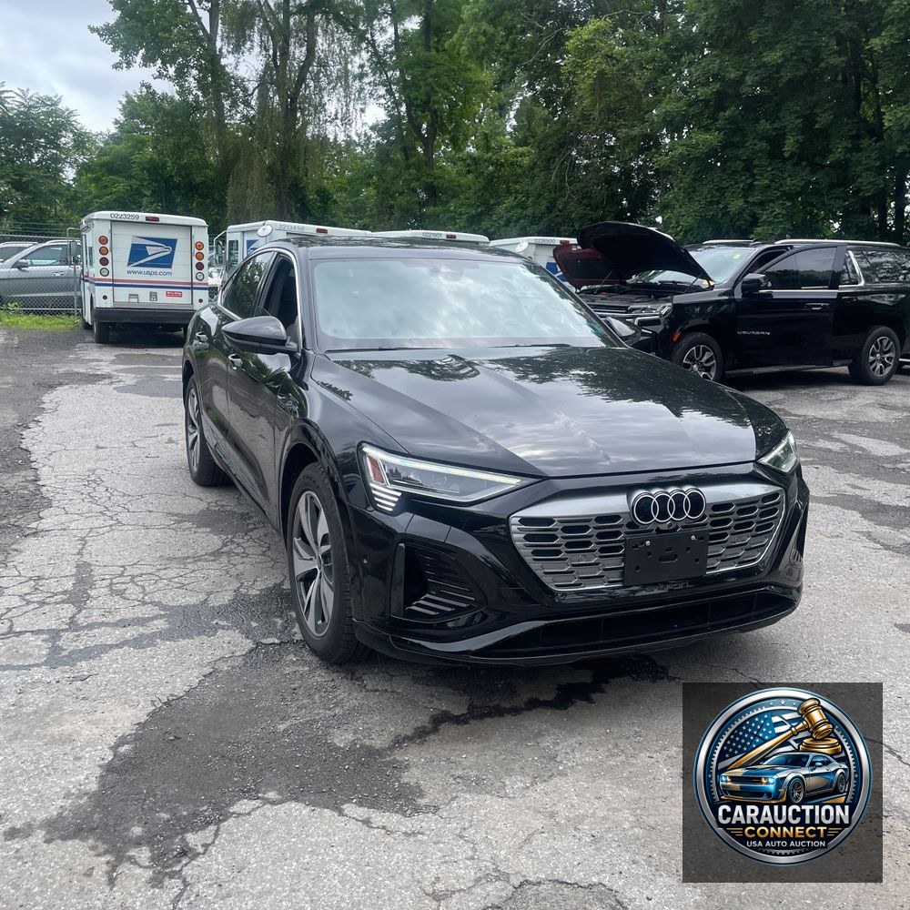 2024 Audi Q8 e-tron S-Line Pres