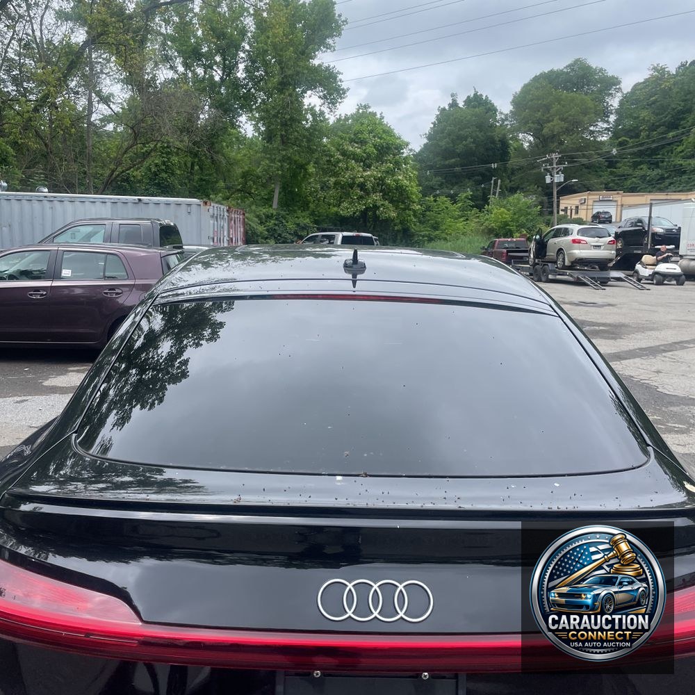 2024 Audi Q8 e-tron S-Line Pres