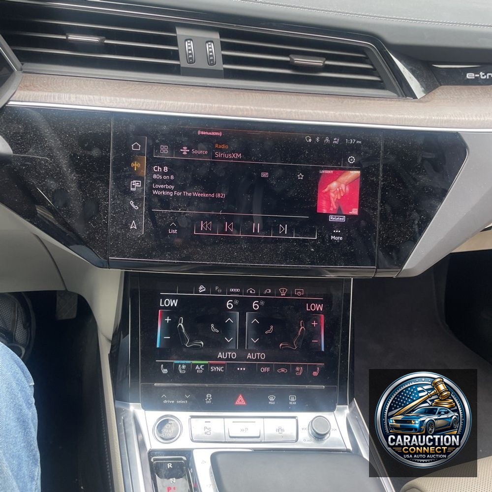 2024 Audi Q8 e-tron S-Line Pres