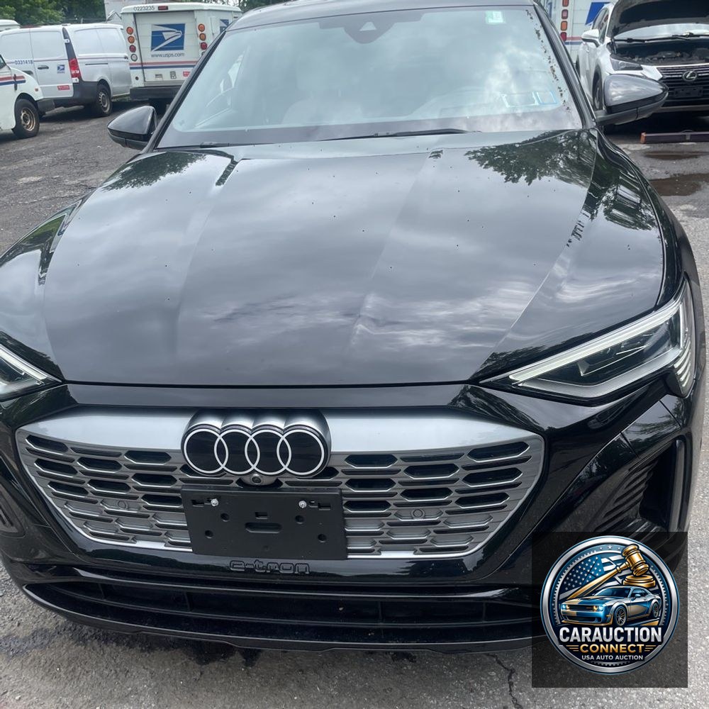 2024 Audi Q8 e-tron S-Line Pres