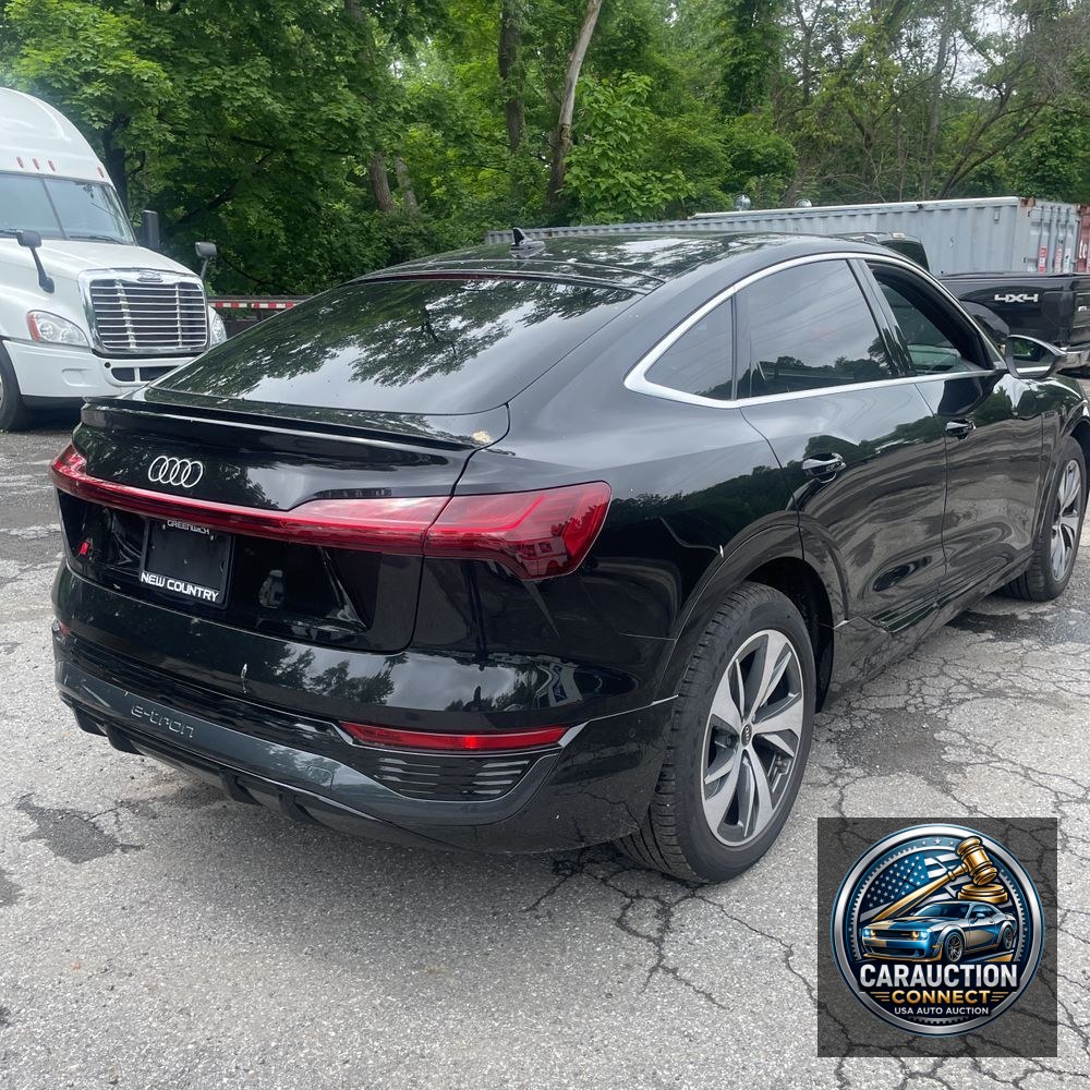 2024 Audi Q8 e-tron S-Line Pres