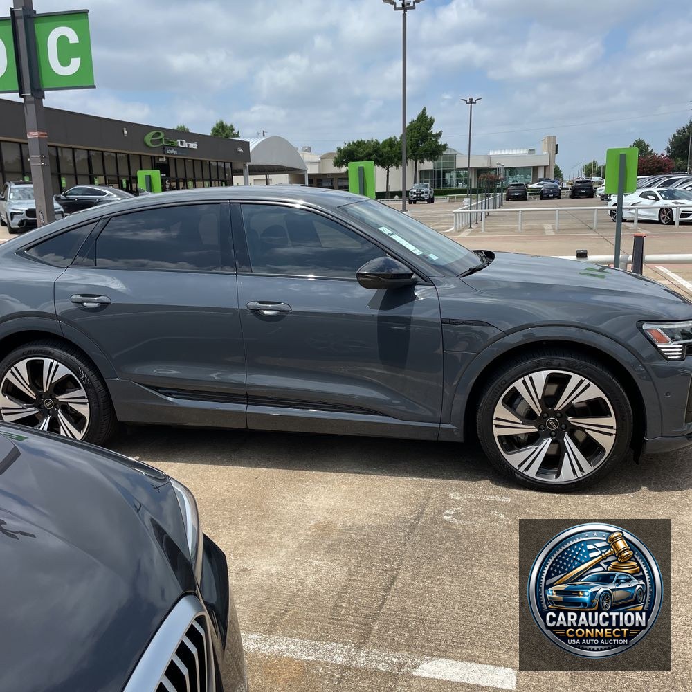 2024 Audi Q8 e-tron S-Line Pres