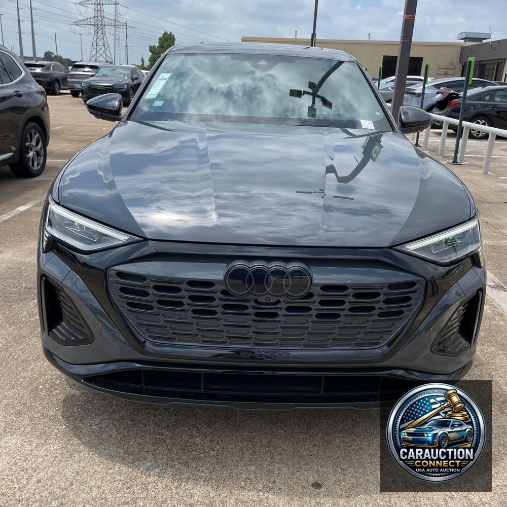 2024 Audi Q8 e-tron S-Line Pres