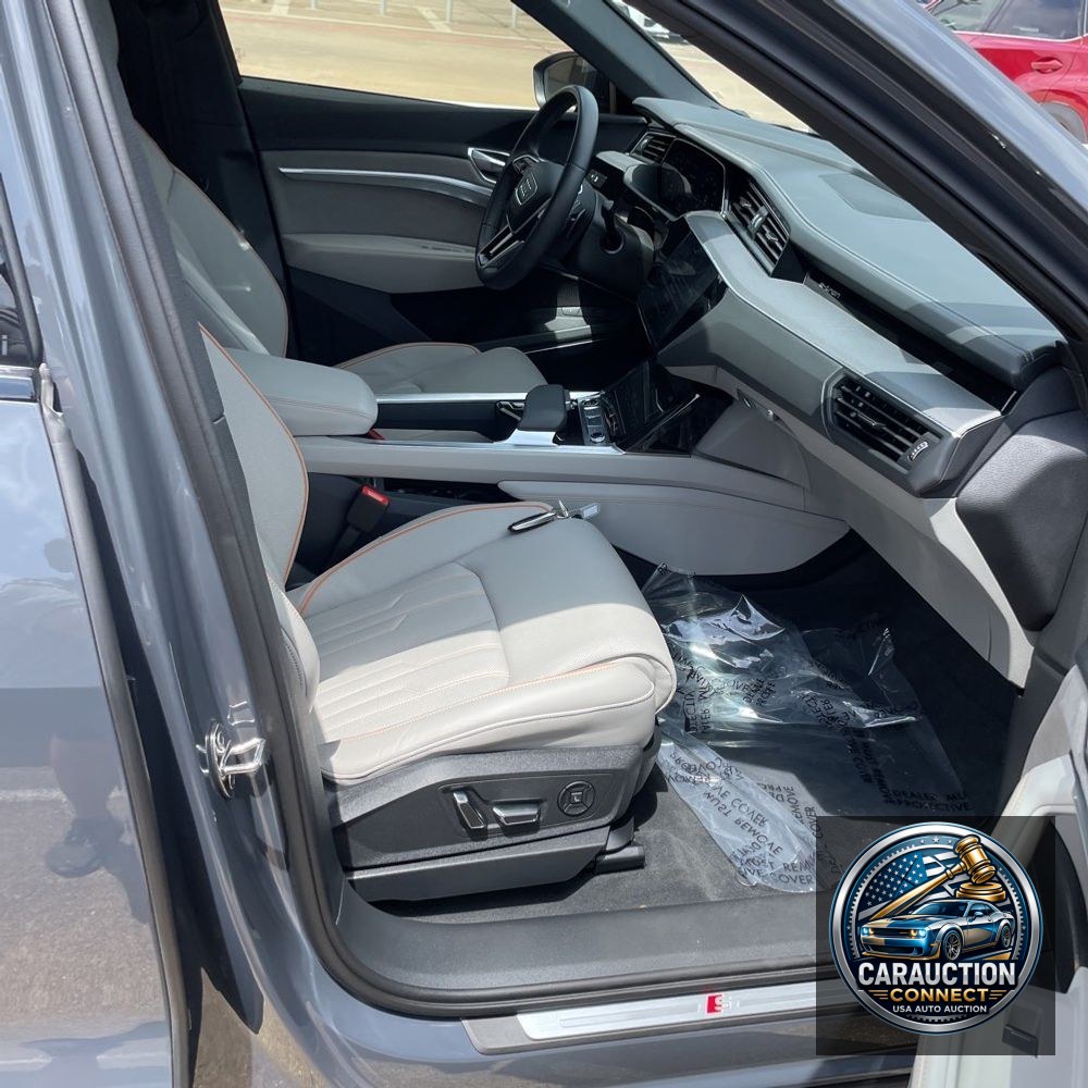 2024 Audi Q8 e-tron S-Line Pres