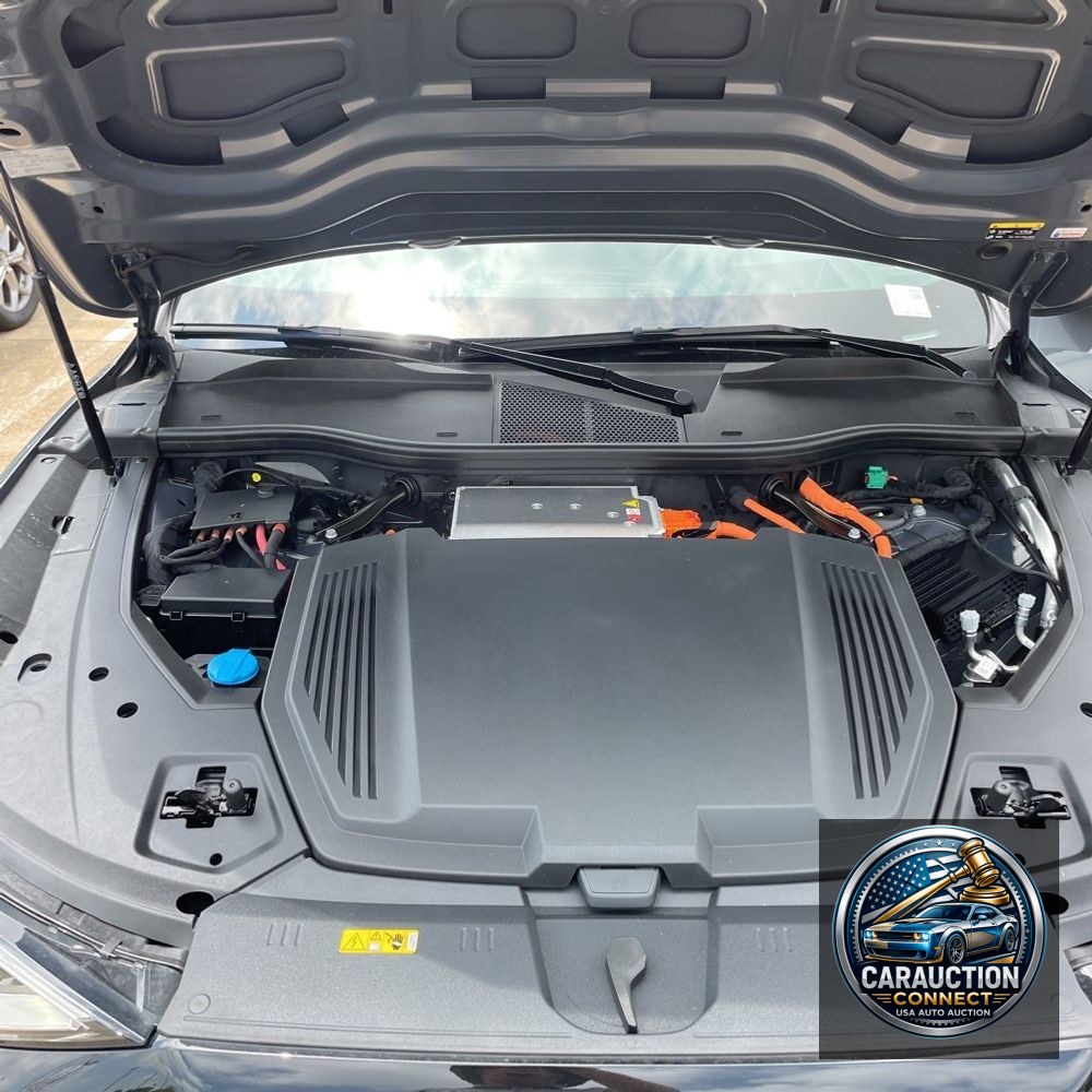 2024 Audi Q8 e-tron S-Line Pres