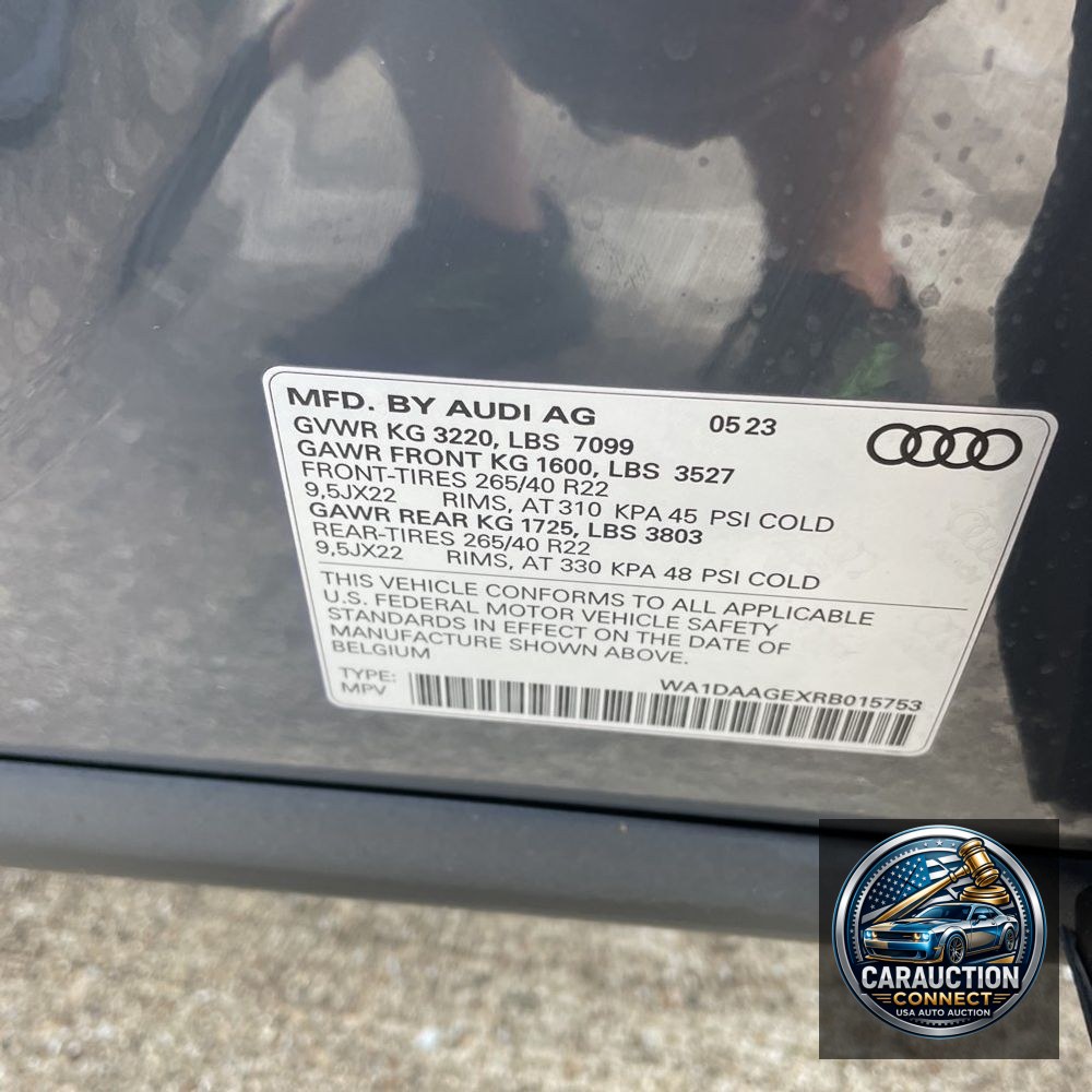 2024 Audi Q8 e-tron S-Line Pres