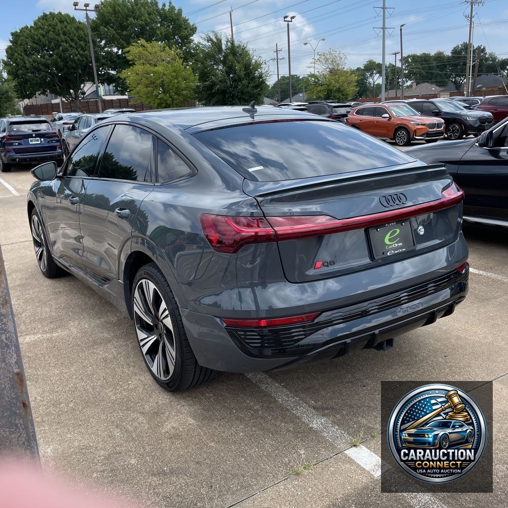 2024 Audi Q8 e-tron S-Line Pres