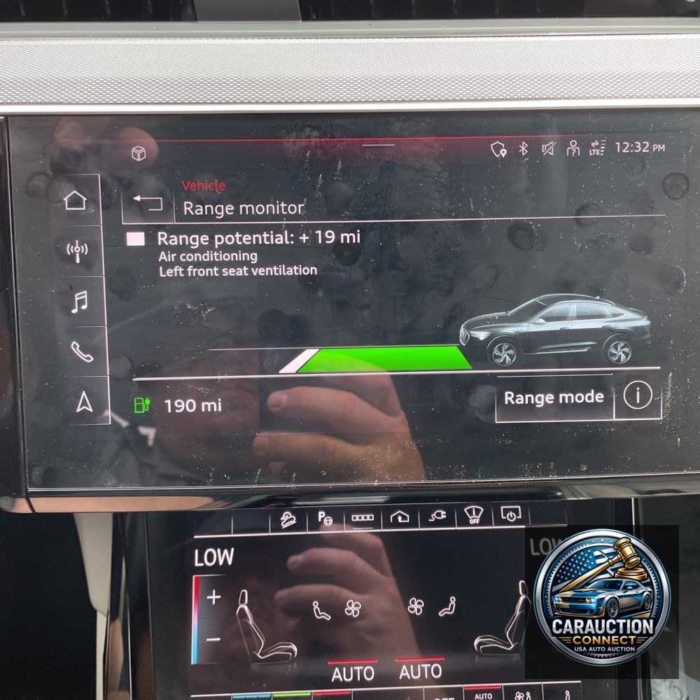 2024 Audi Q8 e-tron S-Line Pres