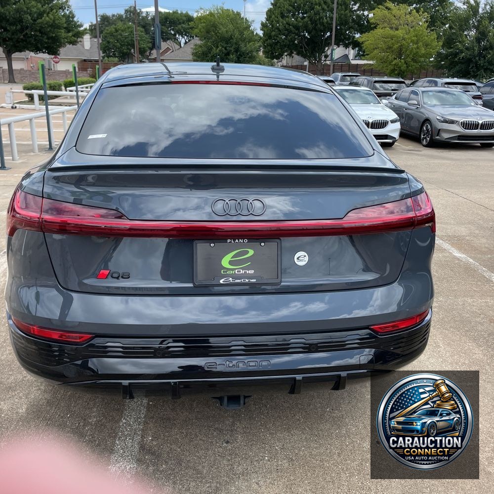 2024 Audi Q8 e-tron S-Line Pres