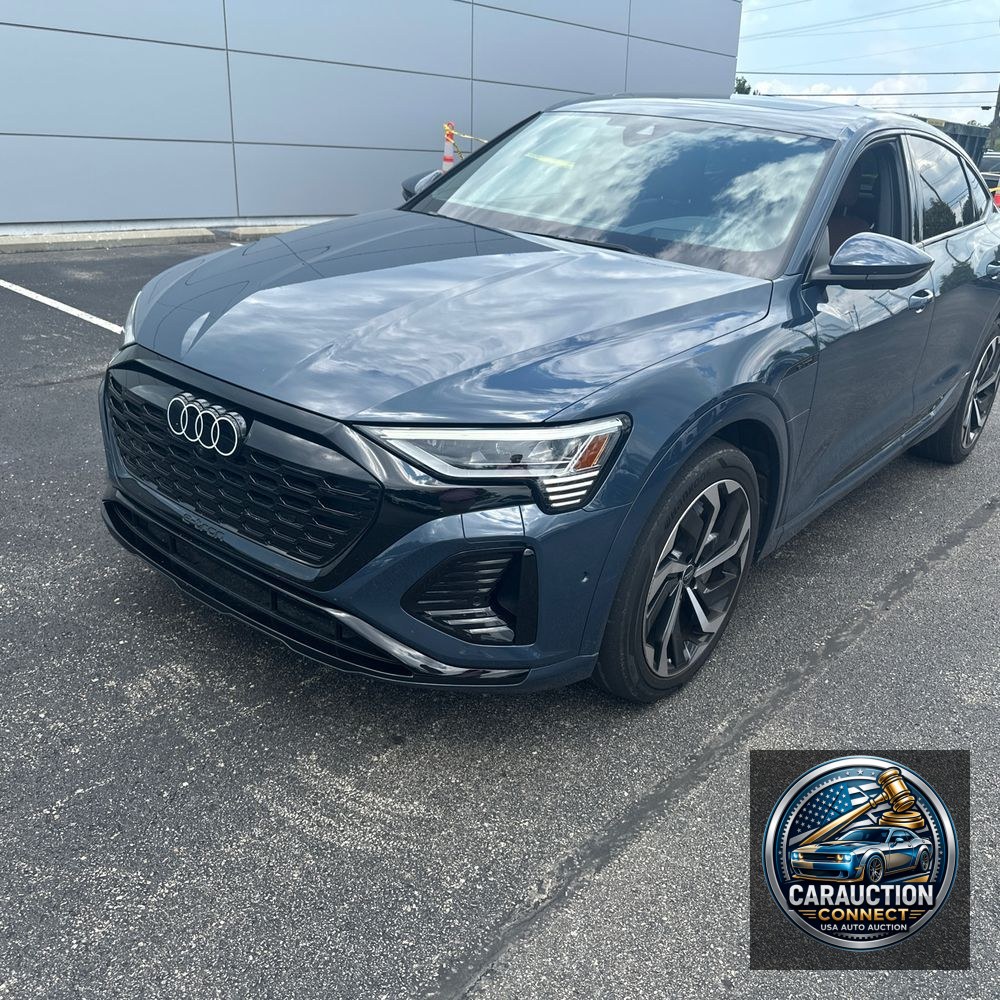 2024 Audi Q8 e-tron S-Line Pres