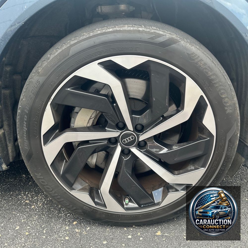 2024 Audi Q8 e-tron S-Line Pres