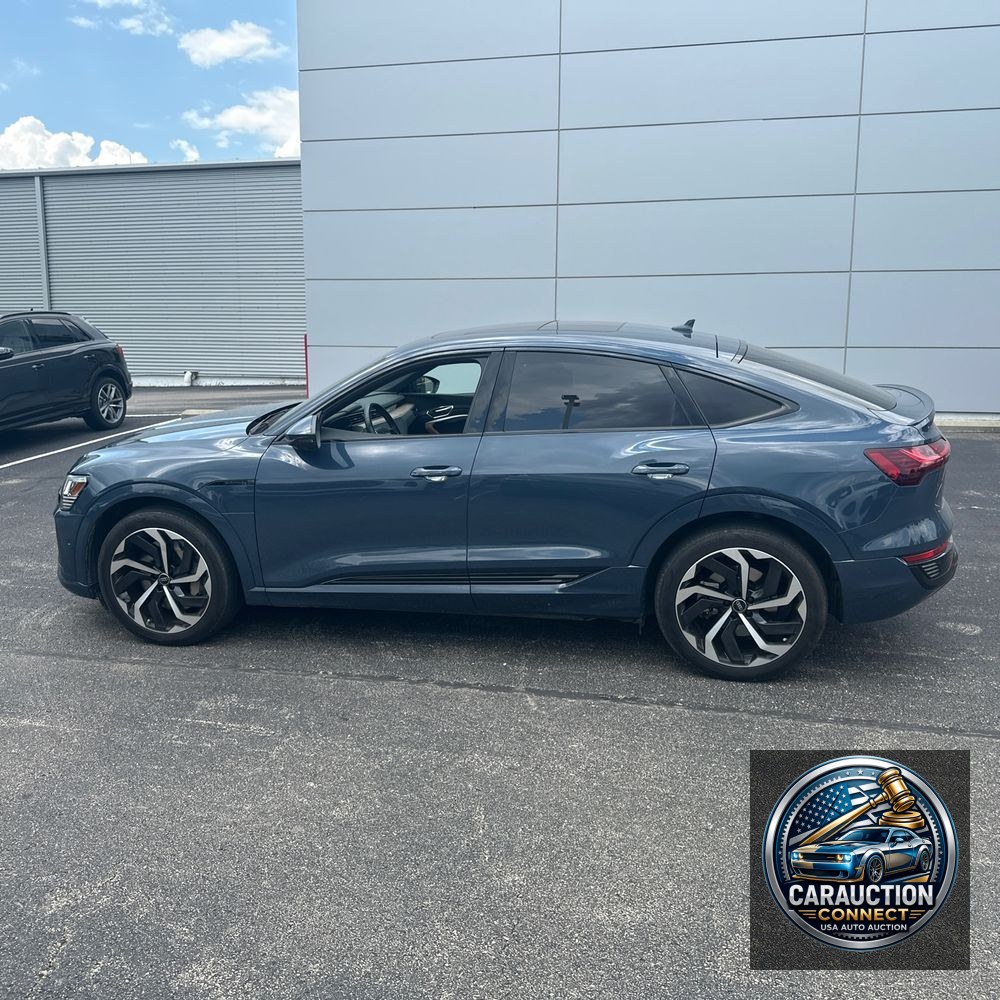 2024 Audi Q8 e-tron S-Line Pres