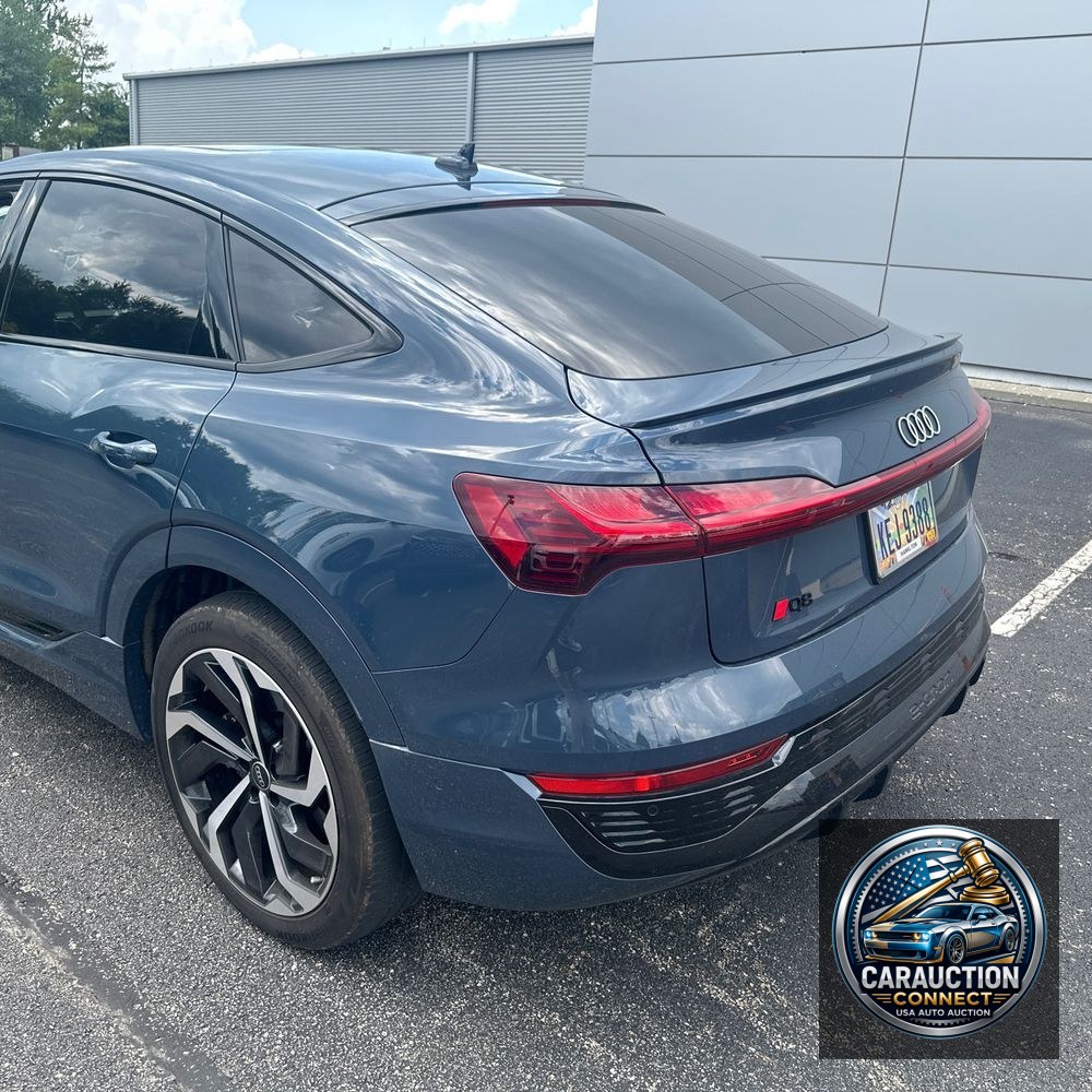 2024 Audi Q8 e-tron S-Line Pres
