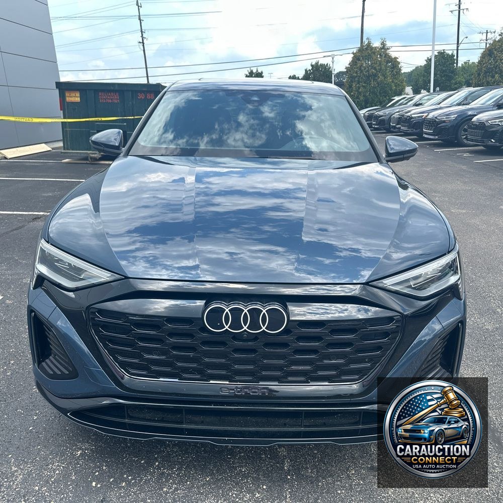 2024 Audi Q8 e-tron S-Line Pres