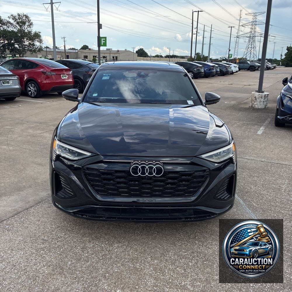 2024 Audi Q8 e-tron S-Line Pres
