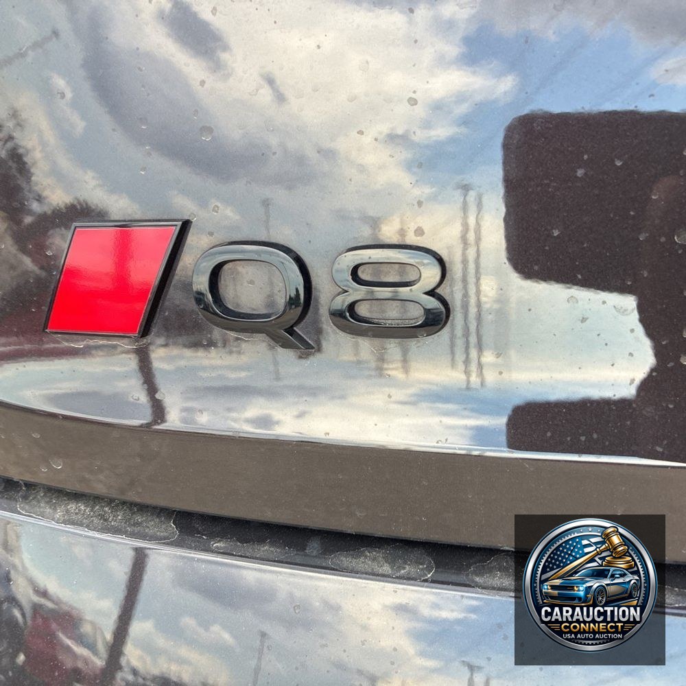 2024 Audi Q8 e-tron S-Line Pres