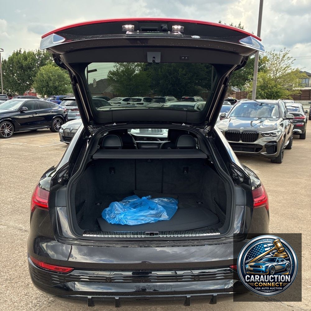 2024 Audi Q8 e-tron S-Line Pres